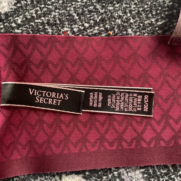 Racerback Illusions Demi Bra Victoria’s Secret Size 32C - Picture 5 of 9